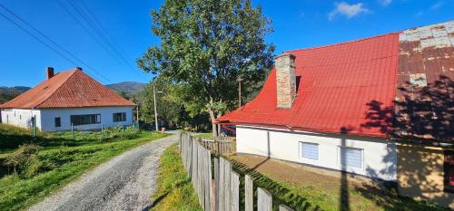 Skats, Romantická chalúpka s krásnym výhľadom (Romanticka chalupka s krasnym vyhladom) in Štós - kúpele
