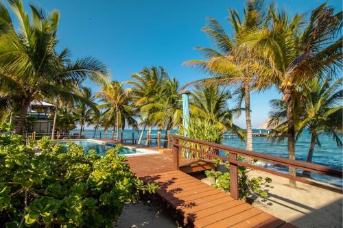 Condo #23 @ Beachside Villas in Плаценсия
