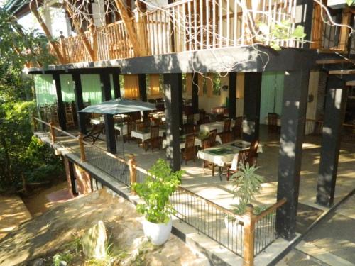 Restorāns, Birds Paradise Hotel in Sinharaja