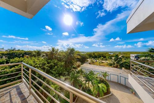 Oceanfront condo with pool gorgeous ocean views WiFi & partial AC in Ambergris Caye