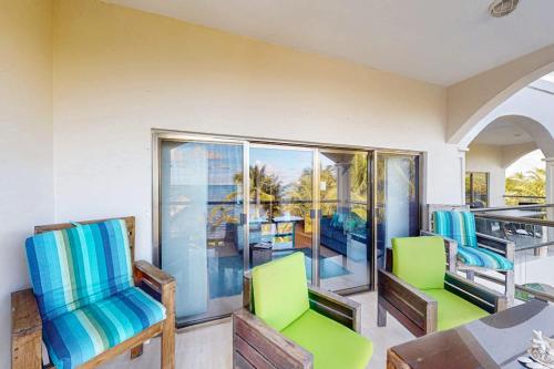 Oceanfront condo with pool gorgeous ocean views WiFi & partial AC in Ambergris Caye