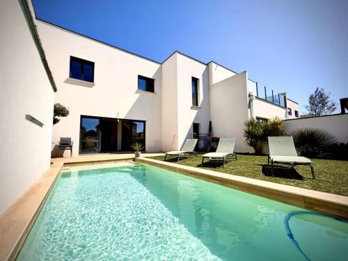 Beautiful Montpellier Villa with Pool