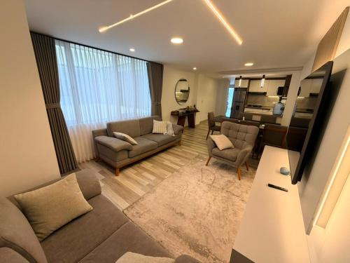 Amplio apartamento con vista a Quito - 2 parqueos