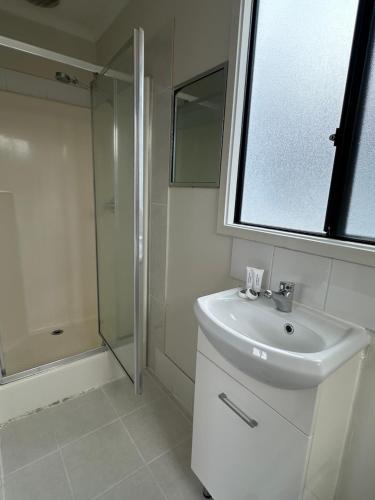 Kookaburra Holiday Park Room Type - Queen Room with Balcony