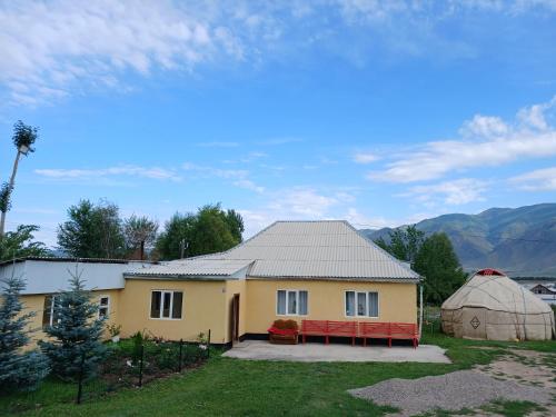 Bugu Too Guest House in Shabdan