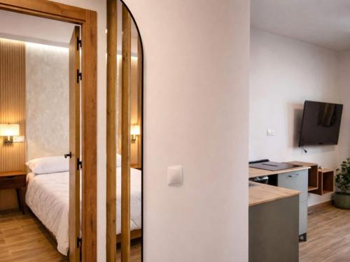 Chic Madrid Stay with Terrace - image 2