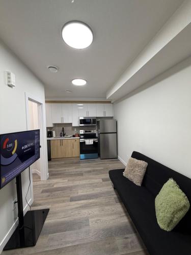 Cozy 2BR Suite Near NAIT , Wi-Fi and Kitchen