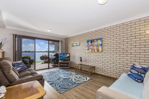 Peninsula Court 6 - River Front - Stone Real Estate Yamba - image 3