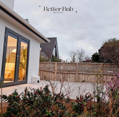 Slow Stay Seatoun · A Calm Coastal Escape in Seatoun
