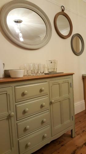 Schooner Point Guest House – Looe