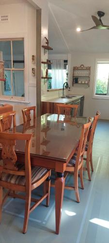 Kyogle's White House - 4 Bed 2Bath in Geneva