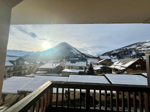Appartement avec piscine - Vue montagne - 4 voyageurs in Saint-Jean-de-Maurienne