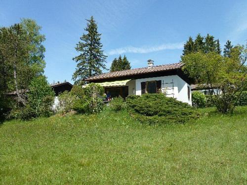 Ferienhaus mit Terrasse, Garage und Hobbyraum