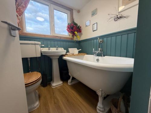Seal Rock Cottage in Toscaig