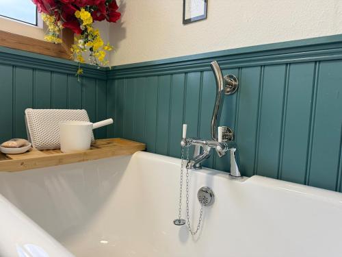 Seal Rock Cottage in Toscaig