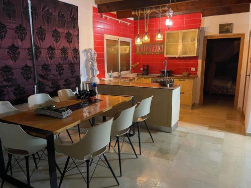 Charming chalet in บิเซอร์เต