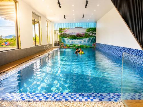 Swimming pool, Solwind Riverside in Cam Le