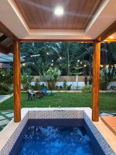 Piscina, Villa de Miguel in Baganga