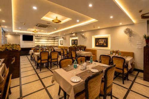 Airport La Sapphire Hotel & Restaurant with Free Airport Drop in New Delhi