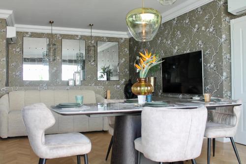 San Marco Home - Elegant Loft with Terrace and Private Parking - Bari