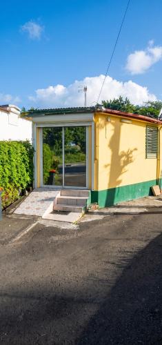 Entrance, Maison confortable a Baie-Mahault avec climatisation in Baie-Mahault
