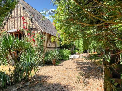 Maison spacieuse et charmante à Dame-Marie avec jardin gîte à louer Longuelune