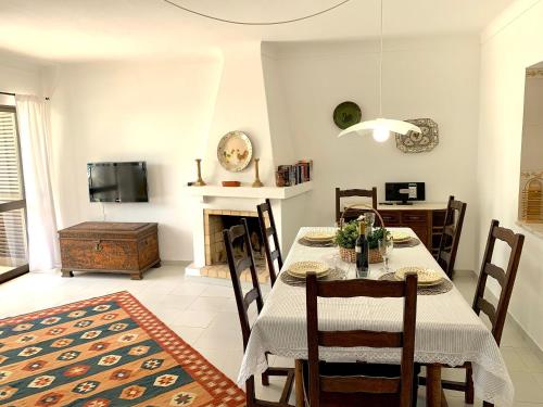 Charming House in Carvoeiro + Pool - image 3