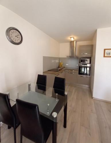 Appartement Charmant A Chambery De 35 M² + Balcon Privatif - Chambéry