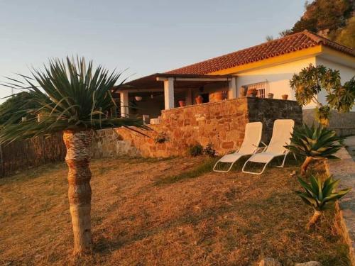 A szálláshely kívülről, Charming house with sea and mountain views in El Chaparral in EL Chaparral