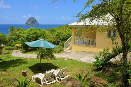 ทัศนียภาพภายนอกโรงแรม, Maison confortable au Diamant avec vue sur la mer in เลอ ยามัน