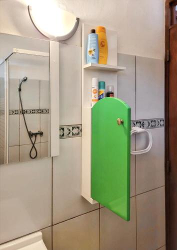 ห้องน้ำ, Appartement charmant à Baie Mahault - 70 m², vue montagne (Appartement charmant a Baie Mahault - 70 m², vue montagne) in แบ มาโอล