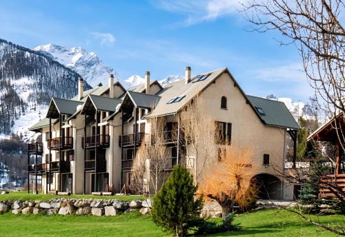 Appartement spacieux à Le Monêtier-les-Bains - 75 m² avec vue