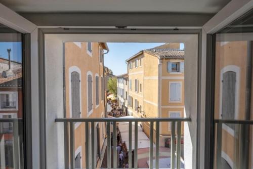 Appartement à L'Isle-sur-la-Sorgue avec vue sur la ville