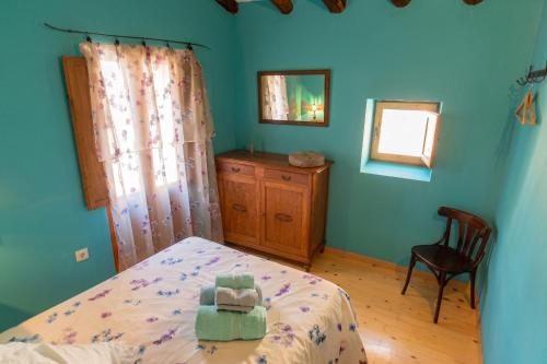 . Charming House in Orés