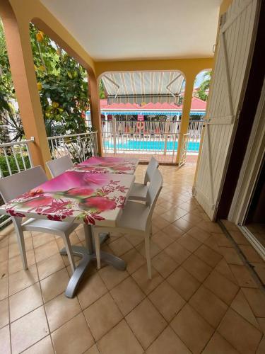 . Charmant appartement avec piscine partagée à Pointe-Noire - 36m²