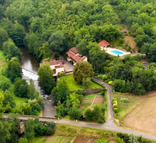 Villa confortable à Milhars avec piscine privée gîte à louer Milhars