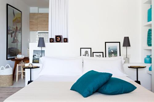 105 Suites - image 3