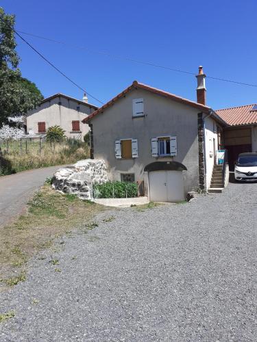 . Maison accueillante à Landos, 55 m², cheminée