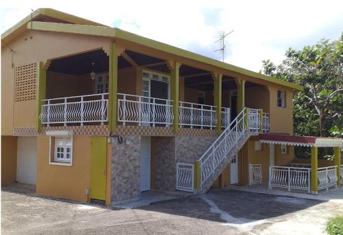 Appartement confortable avec vue sur le jardin - Le Robert - Location saisonnière - Le Robert