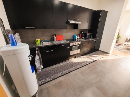 Modern Apartment in Molenbeek-Saint-Jean / 77 m² / Parking, Брюссель