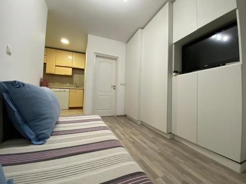 Modern apartment in Vodice with sea view - 48 m². - image 4