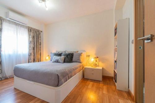 Bright Apartment Torrevieja + Pool, Torrevieja