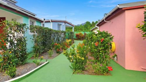 Exterior view, Maison intime avec jardin a Capesterre in Capesterre-Belle-Eau
