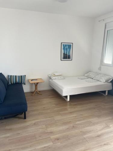 Studio Apartment with Sea View