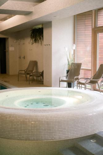 جاكوزي, Mana Suites & Sea SPA in بالانجا
