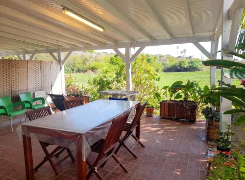 Rõdu/terrass, Appartement au bord de mer à Capesterre-de-Marie-Galante, 60 m² (Appartement au bord de mer a Capesterre-de-Marie-Galante, 60 m²) in Capesterre-de-Marie-Galante