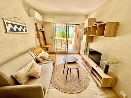 Studio cosy, terrasse, aperçu mer, piscine