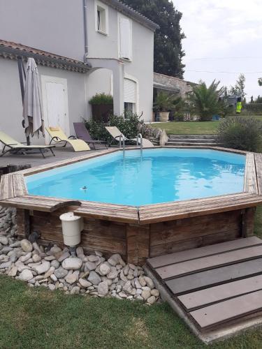 View, Villa accueillante a Colonzelle avec piscine privee in Colonzelle