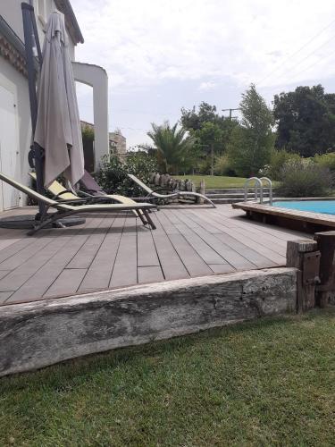 Exterior view, Villa accueillante a Colonzelle avec piscine privee in Colonzelle