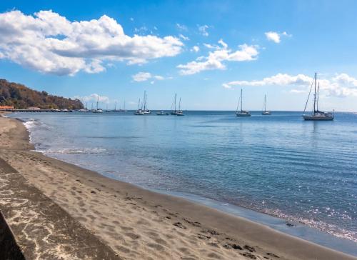 Skats, Maison de charme à Saint-Pierre avec vue sur mer et montagne (Maison de charme a Saint-Pierre avec vue sur mer et montagne) in Saint-Pierre